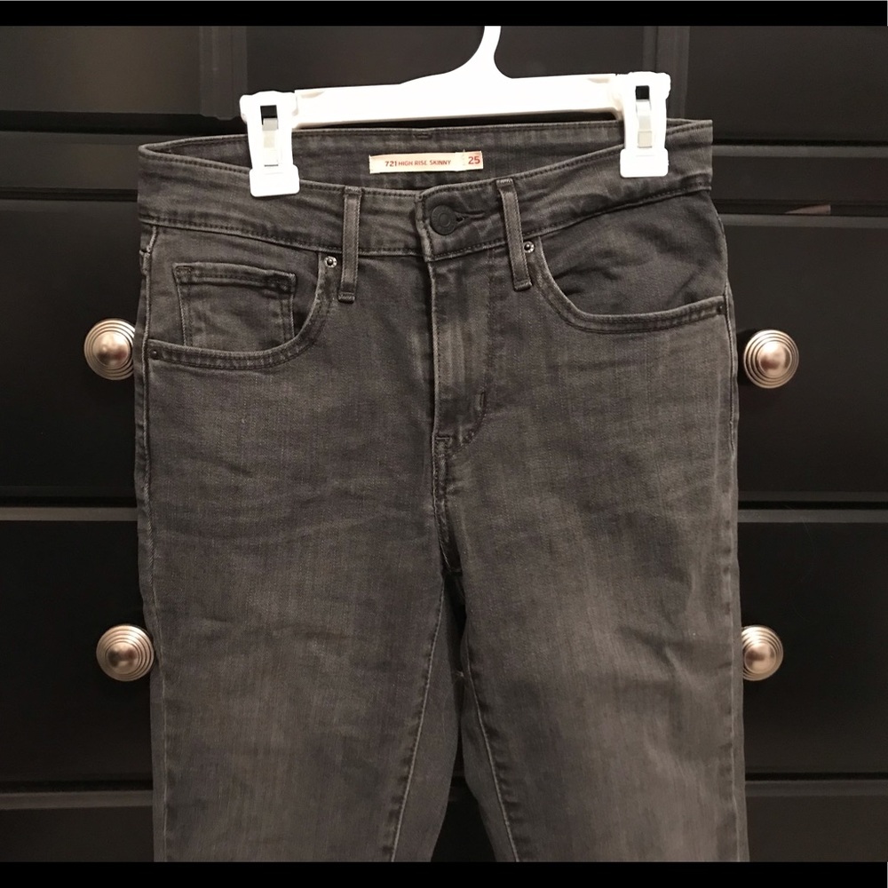Levi black skinny jeans